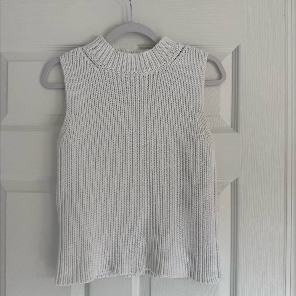 MaxMara White Ribbed Sleeveless Knit Vest